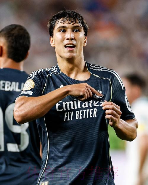 阿斯:皇马计划有变 想签中场大脑、中卫、右后卫 阿斯:皇马计划有变 想签中场大脑、中卫、右后卫